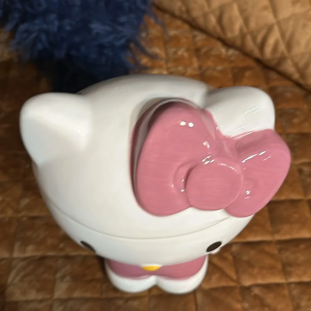 Hello Kitty Cookie Jar - Picture 5 of 5
